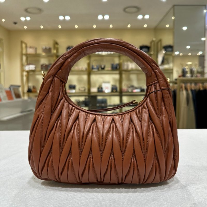 🎊新年特賣🧧Miu Miu 5BC125 Wander Matelasse 納帕軟皮半月包 赤土紅色﻿-3