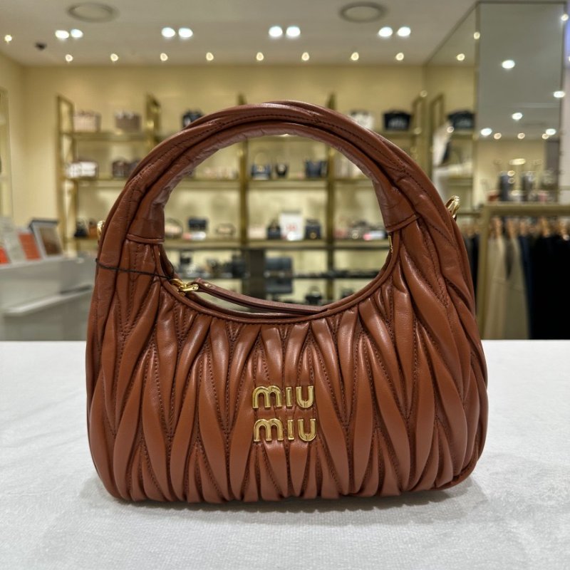 🎊新年特賣🧧Miu Miu 5BC125 Wander Matelasse 納帕軟皮半月包 赤土紅色﻿-4