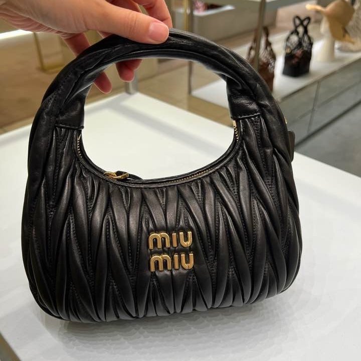 🎊新年特賣🧧Miu Miu 5BC125 Wander Matelasse 納帕軟皮半月包 黑色﻿-10