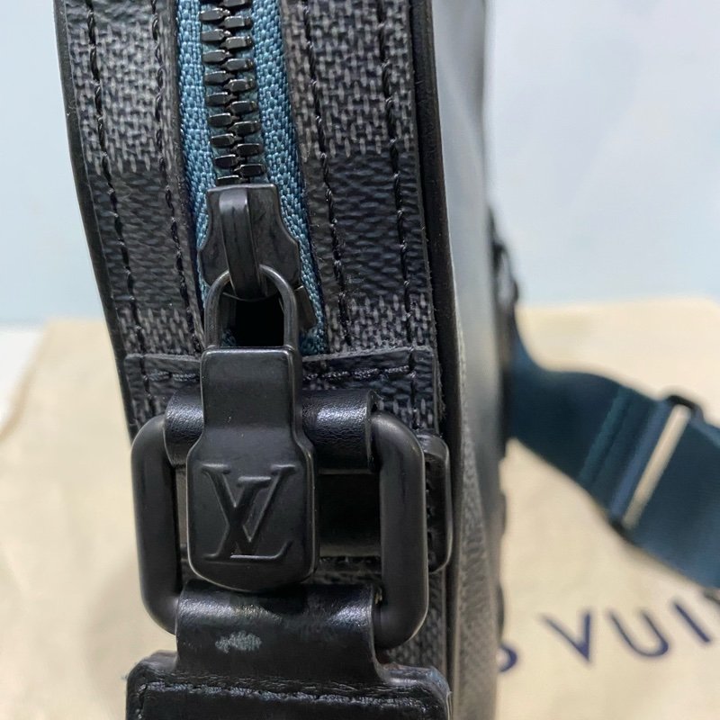 Louis Vuitton 黑棋盤格帆布拉鍊郵差包-11