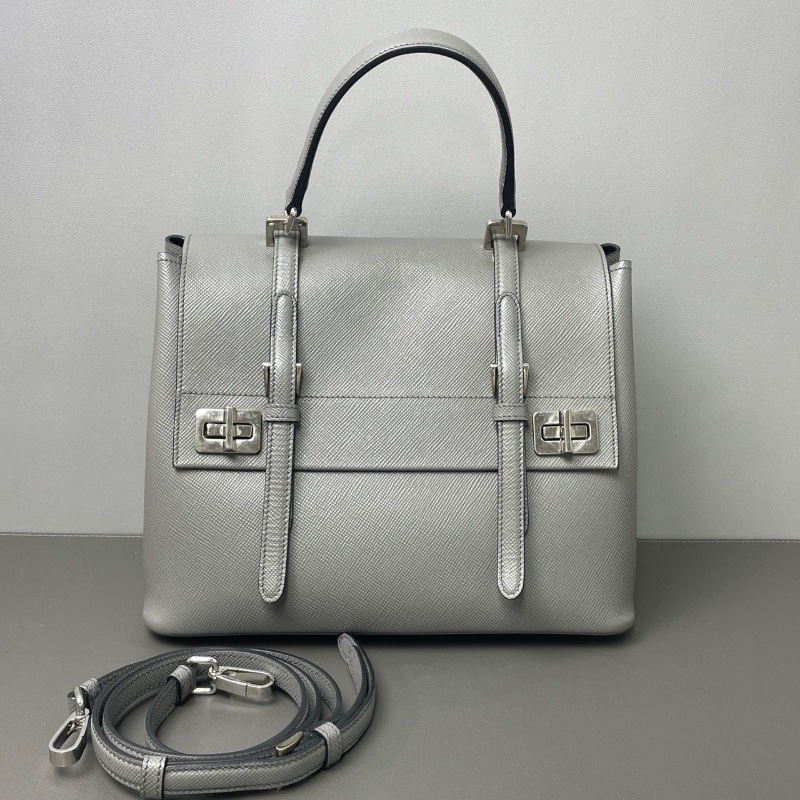 Prada turn lock 系列手提公事包 牙籤紋牛皮29*22*15  98新配件塵袋-1