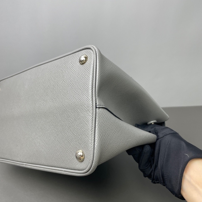 Prada turn lock 系列手提公事包 牙籤紋牛皮29*22*15  98新配件塵袋-6