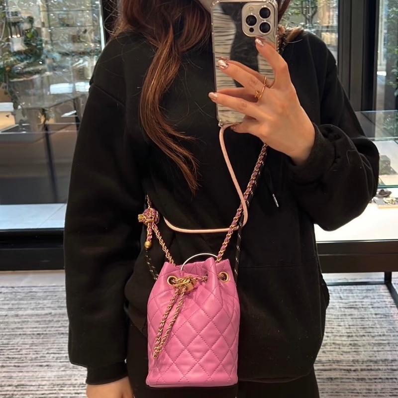 Chanel 珊瑚粉核桃金球 小水桶包 可調節長度 芯片款 12*16  98新配件塵袋-0