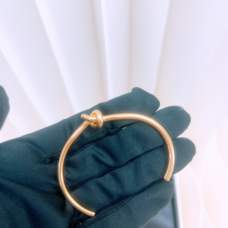 Celine knot 金色繩結手鐲 C1碼-1