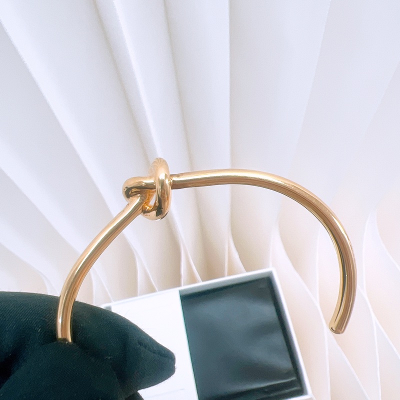 Celine knot 金色繩結手鐲 C1碼-3