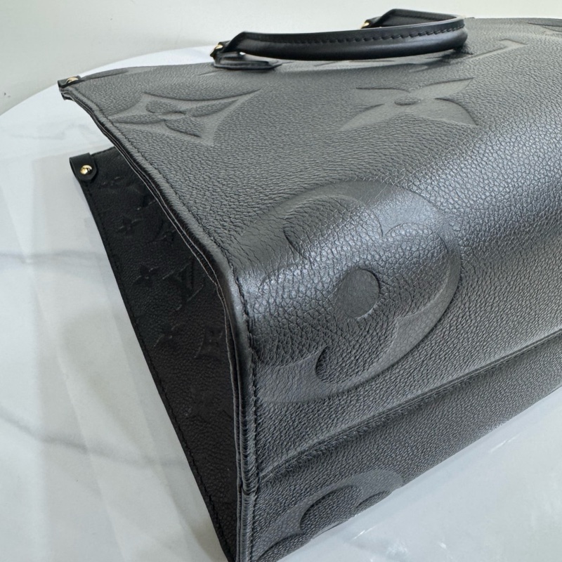 JK國際二手精品✨LV on the go MM 黑壓紋 晶片款 專櫃11.5萬‼️-9