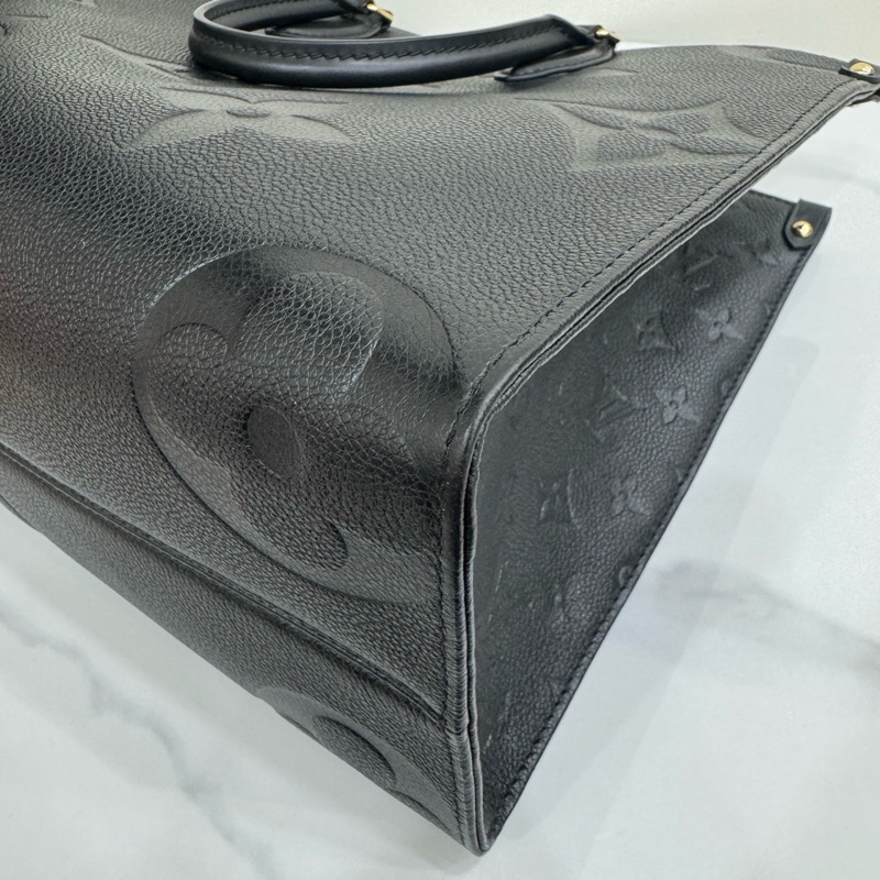 JK國際二手精品✨LV on the go MM 黑壓紋 晶片款 專櫃11.5萬‼️-12
