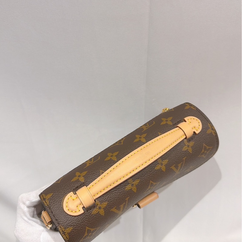 JK國際二手精品✨LV M46279小郵差包 晶片款-7