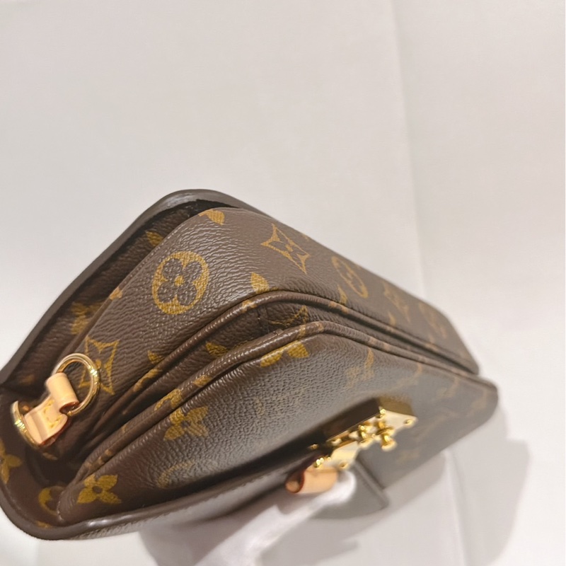 JK國際二手精品✨LV M46279小郵差包 晶片款-14