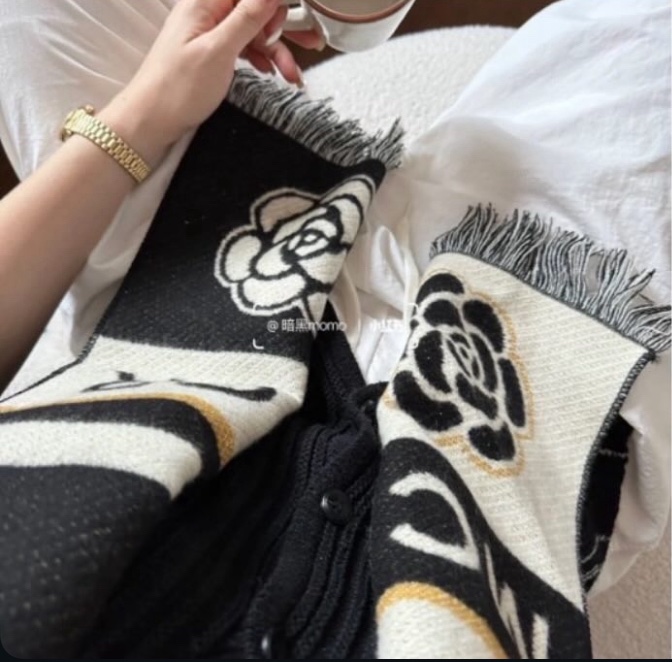 Chanel 曼徹斯特秀場 贈品圍巾✨-1