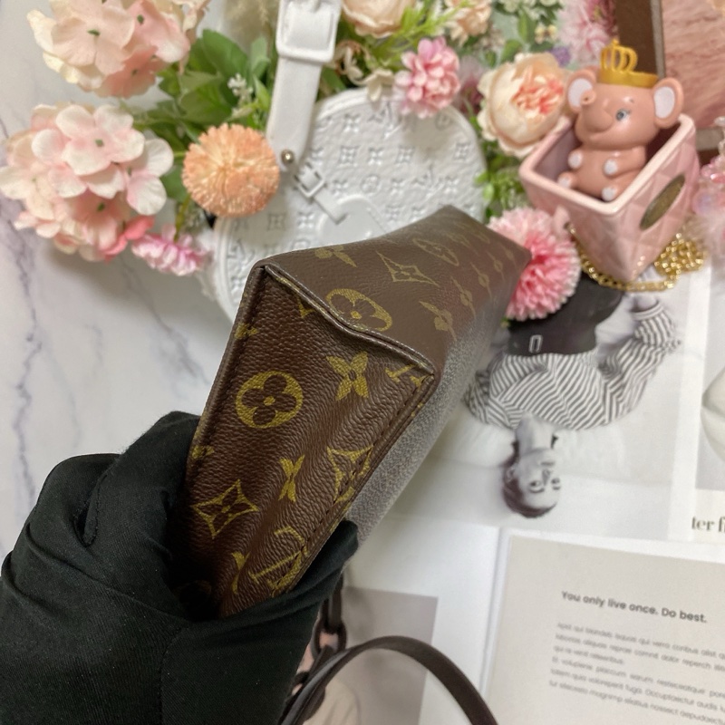 LV M47542 26梳洗包手拿包鏈條包🏅-9