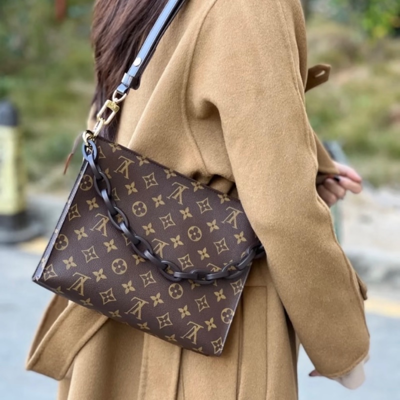 LV M47542 26梳洗包手拿包鏈條包🏅-20