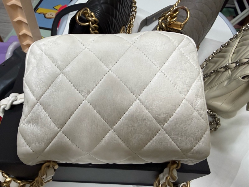CHANEL FLAG BAG SHOULDER BAG-8