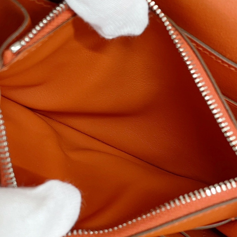 愛馬仕 Hermès Mini Convoyeur Swift Capucines 女士單肩包，R 印記，P2219100-7