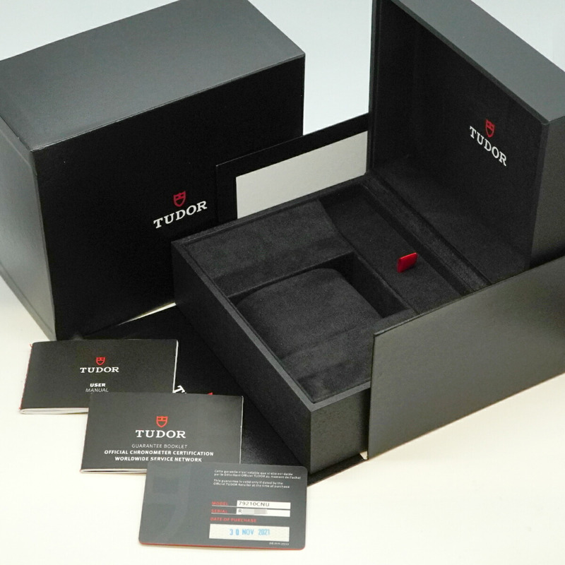 帝舵碧灣系列陶瓷錶盤男士腕錶 79210C-1