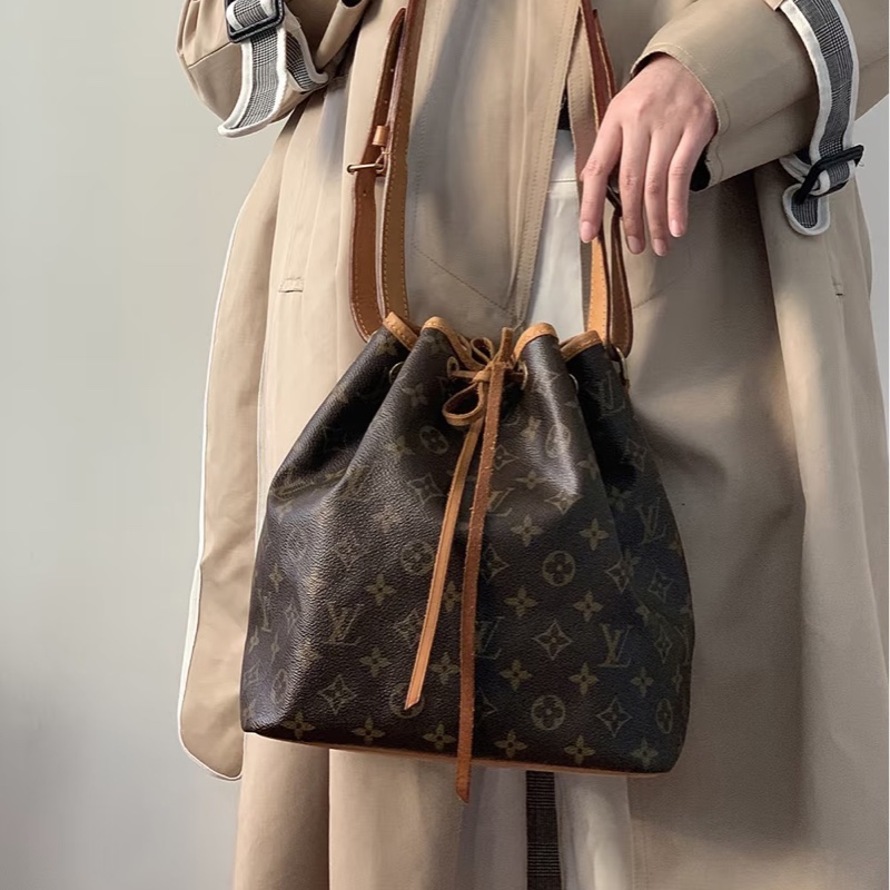 時髦日常款👜 超低價😍LV路易威登老花noe中號抽繩水桶包單肩斜挎包-6