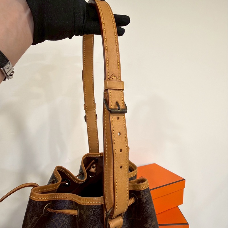 時髦日常款👜 超低價😍LV路易威登老花noe中號抽繩水桶包單肩斜挎包-12