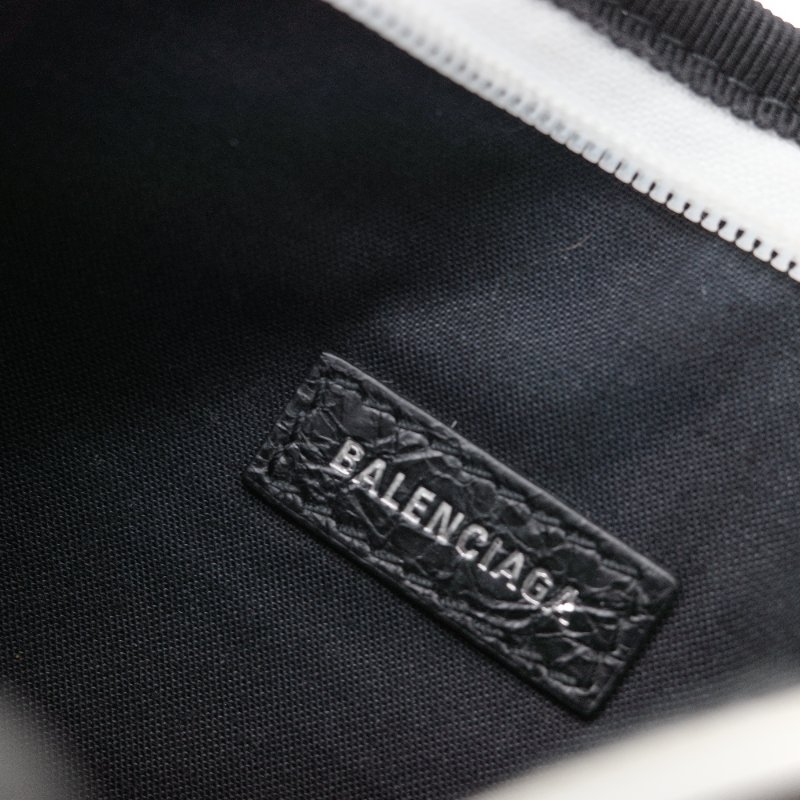 Balenciaga 巴黎世家 Weekend 白色 皮革 腰包-11