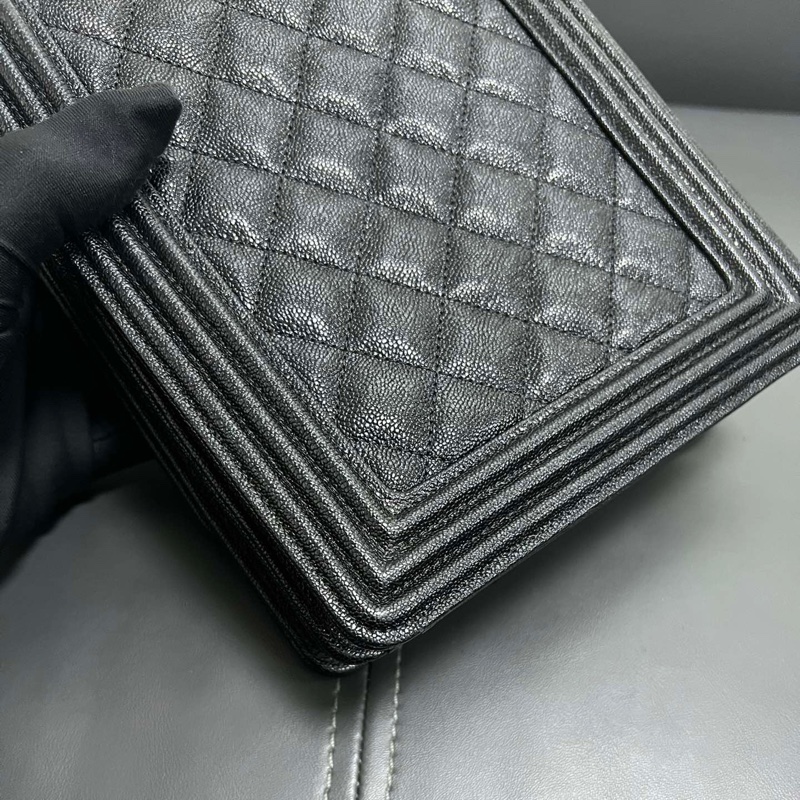 Chanel Leboy 豎版 荔枝牛皮黑金-6