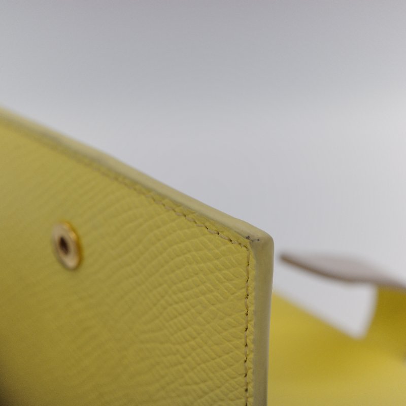 Celine 思琳 黃色 米色 粒紋小牛皮 小號雙折帶扣短夾-7