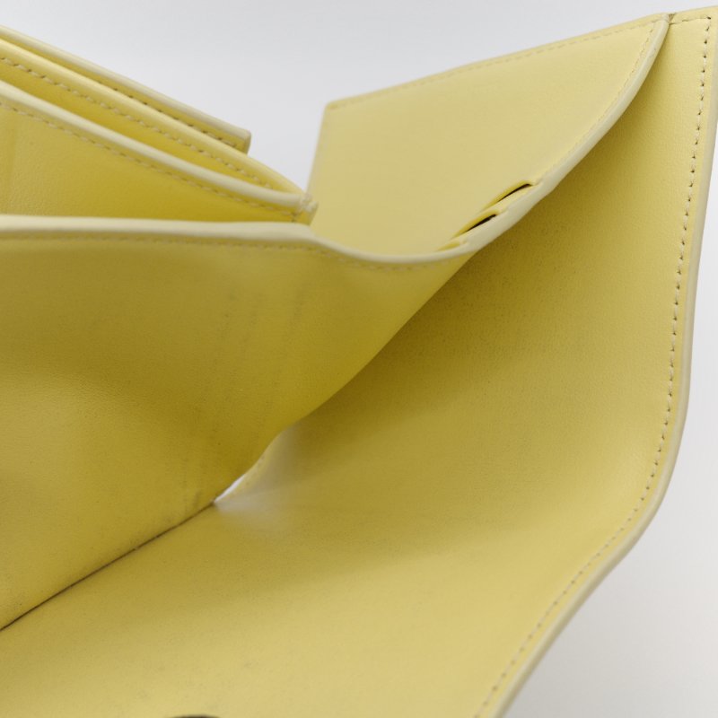 Celine 思琳 黃色 米色 粒紋小牛皮 小號雙折帶扣短夾-10