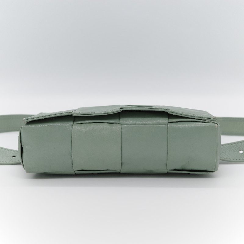 Bottega Veneta 寶緹嘉 Cassette 開心果綠 紙感小牛皮 肩背包-4