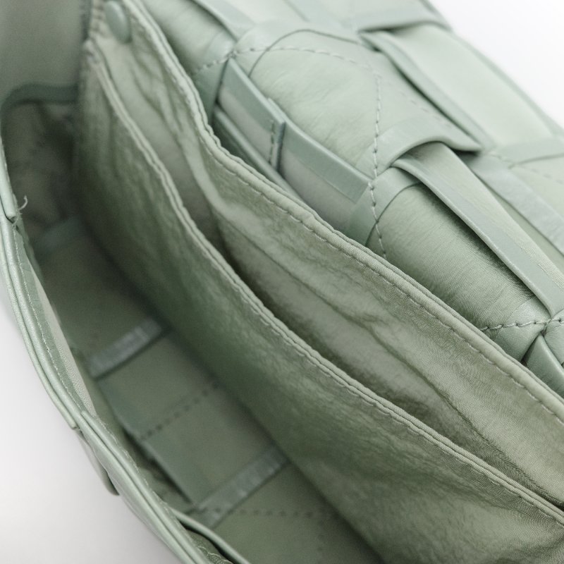 Bottega Veneta 寶緹嘉 Cassette 開心果綠 紙感小牛皮 肩背包-12