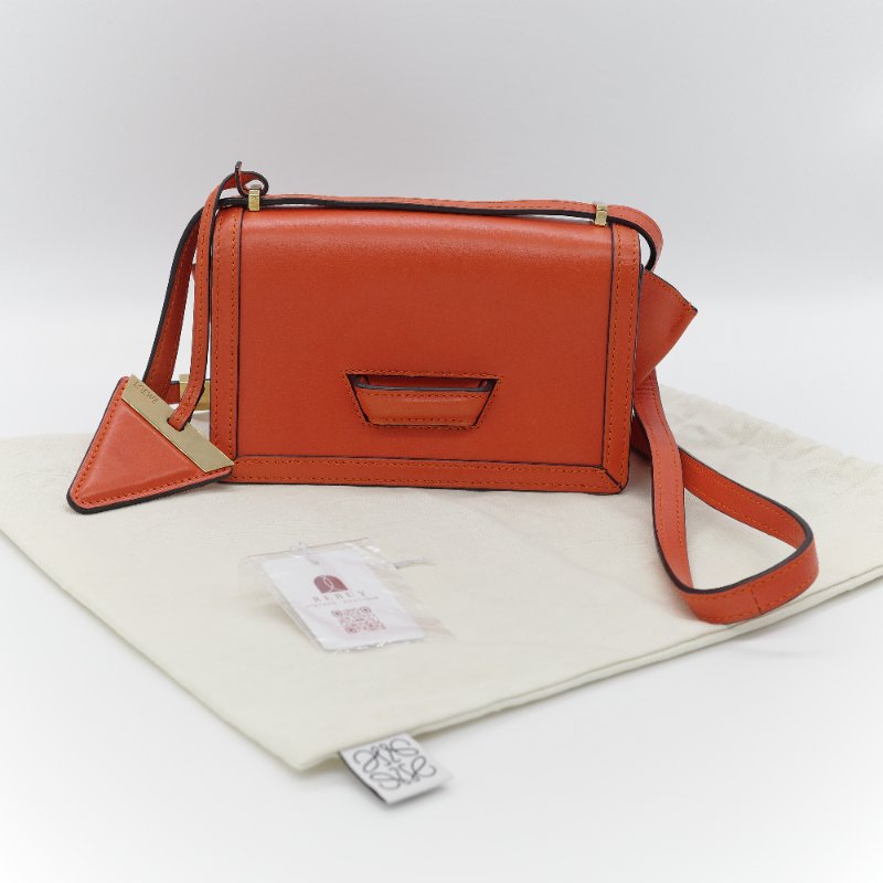 Loewe 羅威 Barcelona 橘色 牛皮 小號 斜背包-0