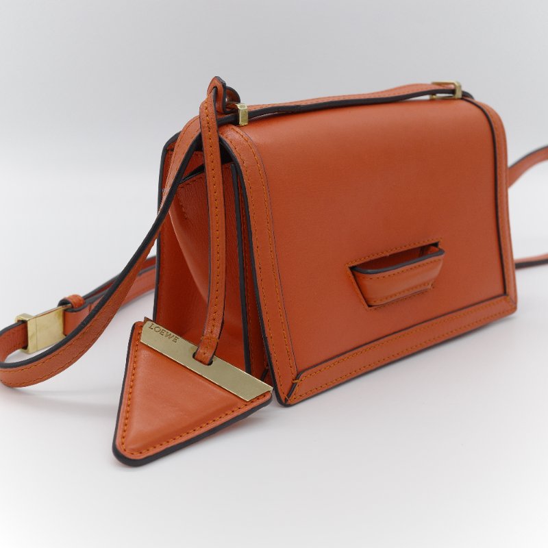 Loewe 羅威 Barcelona 橘色 牛皮 小號 斜背包-3