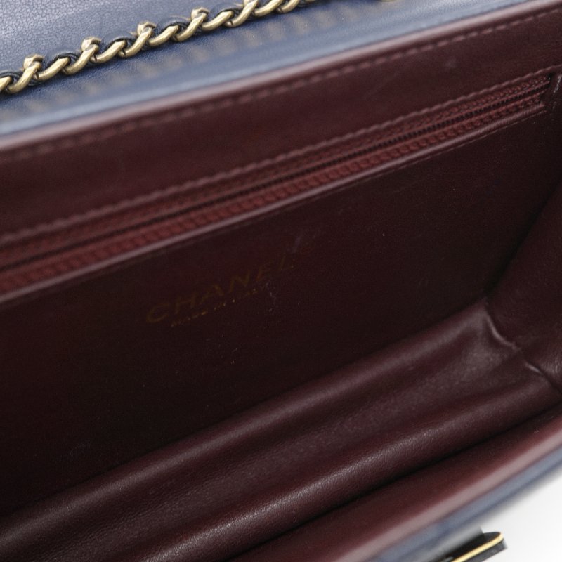 Chanel香奈兒 Beauty Lock 藍色 羊皮 翻蓋包 肩背包-16