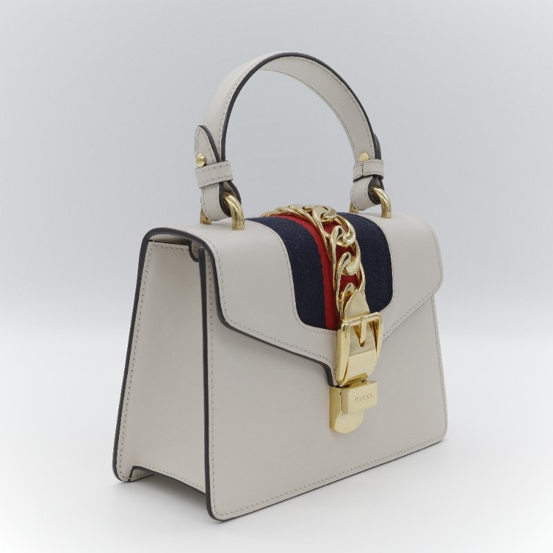 Gucci 古馳  Sylvie 白色 牛皮 織帶背帶 金釦 迷你手提包-2
