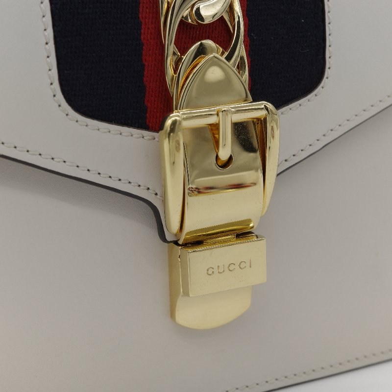 Gucci 古馳  Sylvie 白色 牛皮 織帶背帶 金釦 迷你手提包-6
