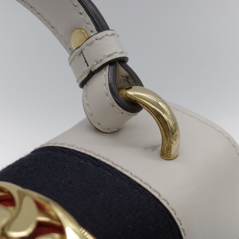Gucci 古馳  Sylvie 白色 牛皮 織帶背帶 金釦 迷你手提包-9