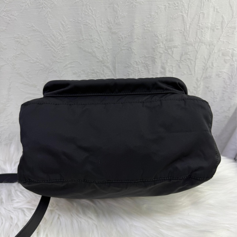 prada bag-3