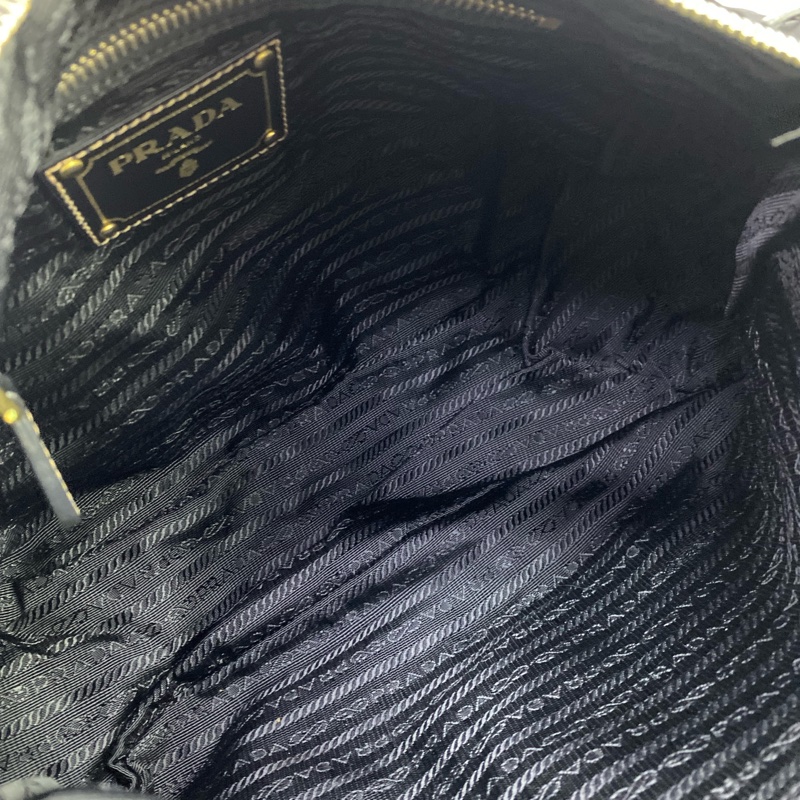 prada bag-15