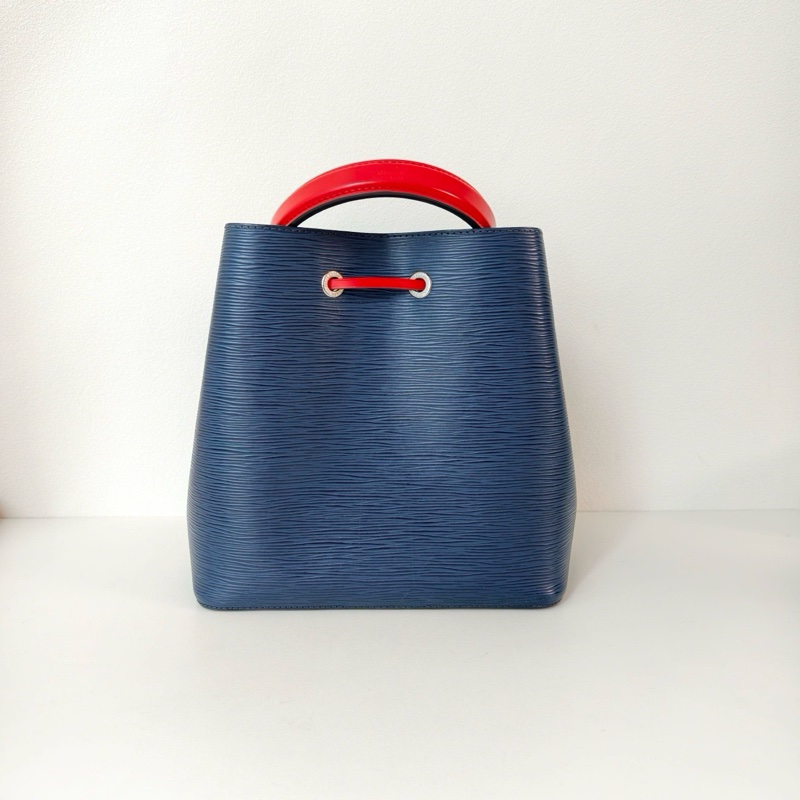 LV路易威登/Louis Vuitton 粒面牛皮革 藍色紅內裡-3