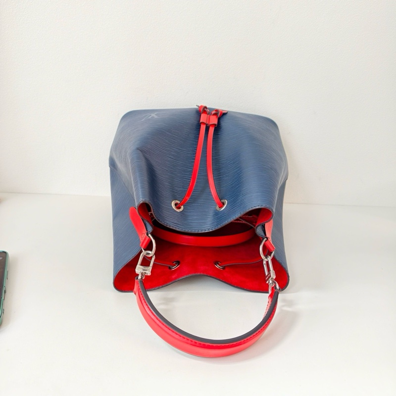 LV路易威登/Louis Vuitton 粒面牛皮革 藍色紅內裡-5