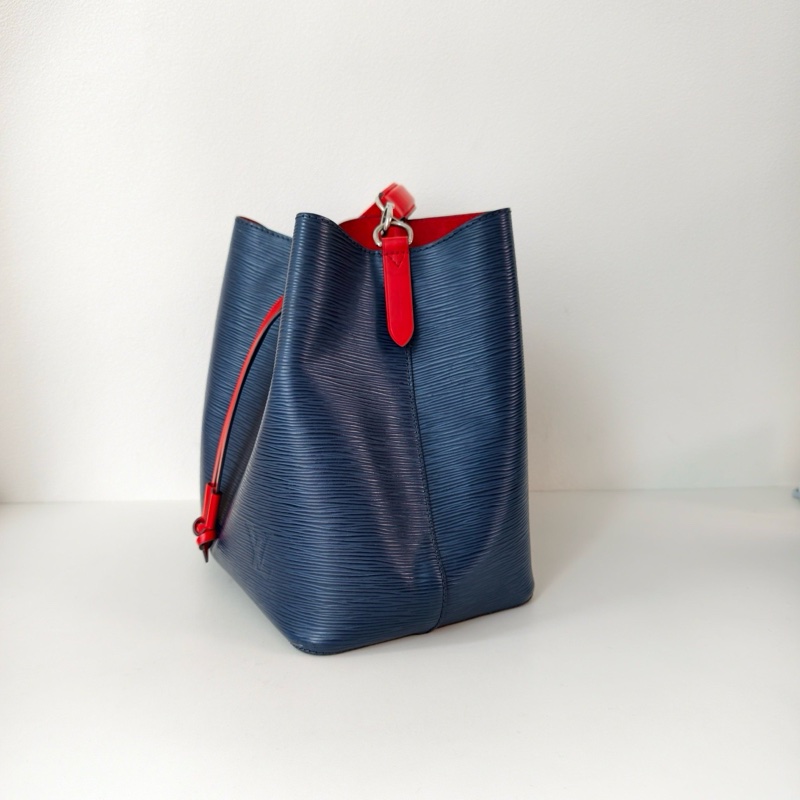 LV路易威登/Louis Vuitton 粒面牛皮革 藍色紅內裡-6