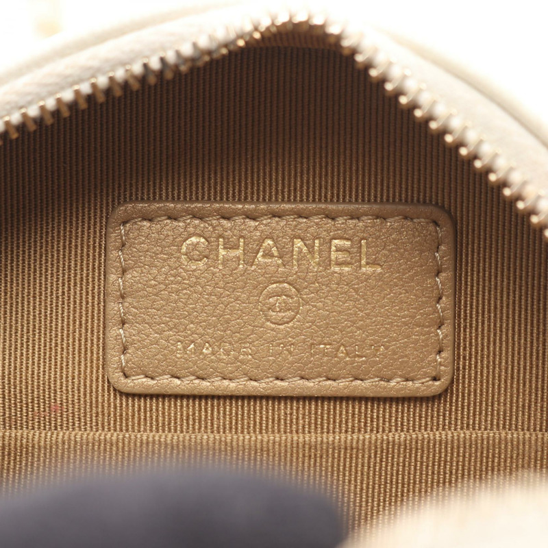 香奈兒 (CHANEL) Matelasse 圓形迷你肩背包 AP0999 羊皮 白色 二手 金色五金 CC-3