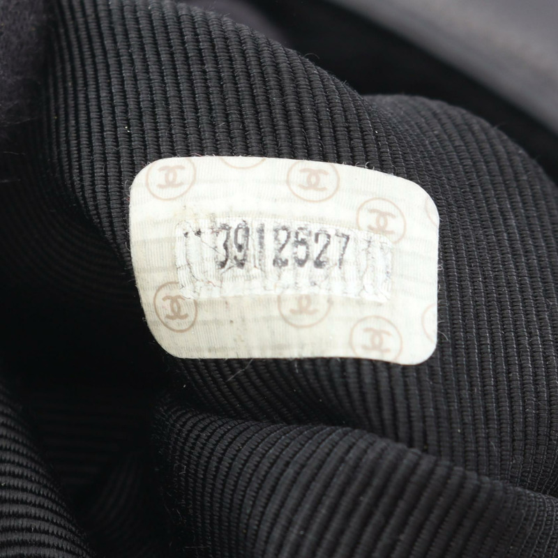 香奈兒 (CHANEL) 三重 COCO 標誌雙肩包，粒面小牛皮，黑色，二手，金色五金 CC-4