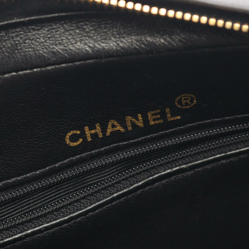 香奈兒 (CHANEL) 絎縫斜背包，羊皮材質，黑色，二手，金色五金，CC-3