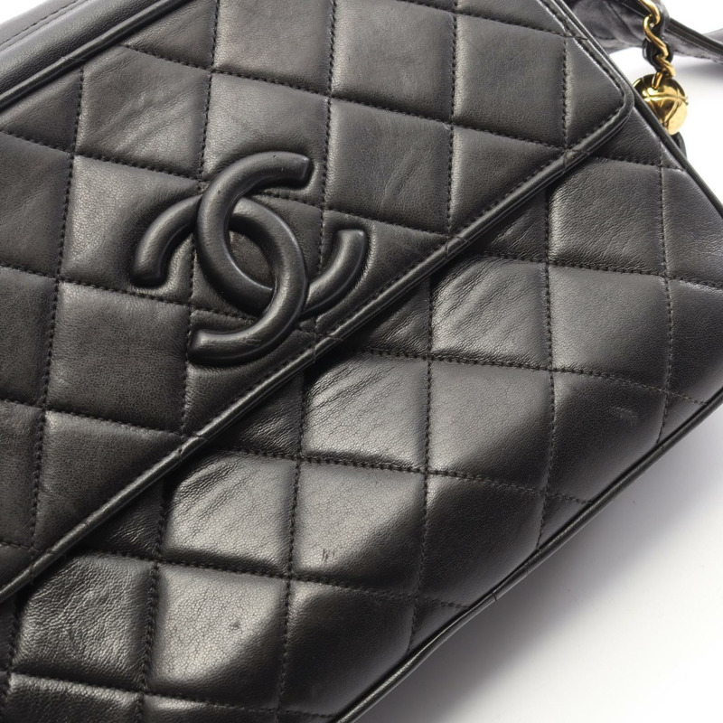 香奈兒 (CHANEL) 絎縫斜背包，羊皮材質，黑色，二手，金色五金，CC-6