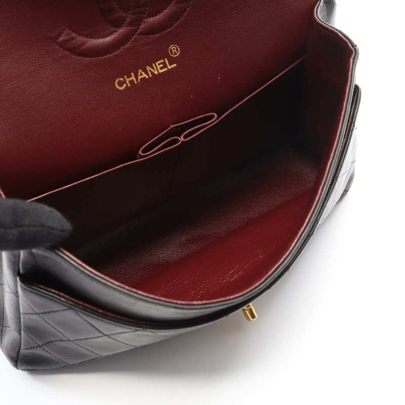 香奈兒 (CHANEL) Matelasse W 翻蓋鏈條單背包，羊皮材質，黑色，金色五金，二手-2