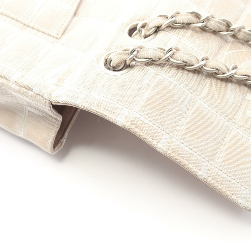 香奈兒新款旅行系列鏈條單肩背包，皮革尼龍帆布材質，米色，二手CC-8