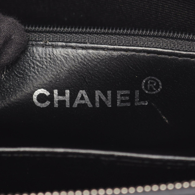 香奈兒 (CHANEL) 絎縫鏈條肩背手提包，粒面小牛皮，黑色，銀色五金，二手 CC-3