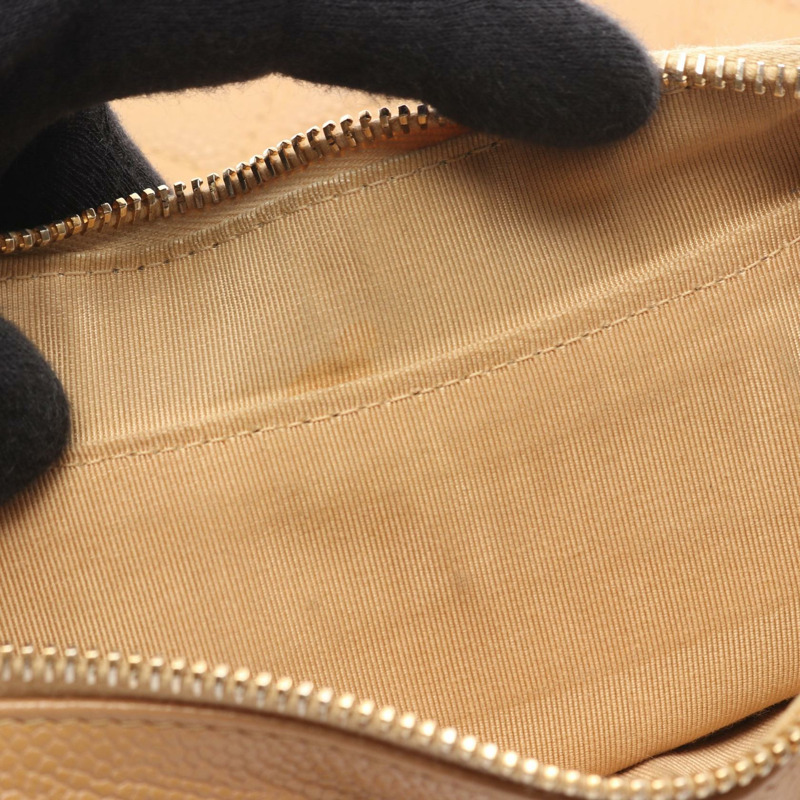 香奈兒 COCO 標誌單背包，小牛皮材質，米色，二手，女士款，金色五金 CC-5