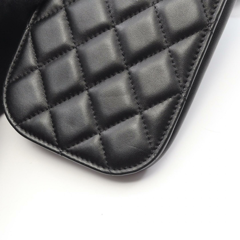 香奈兒 (CHANEL) 絎縫手機包肩斜背包 AP2164 羊皮黑色金色五金-6