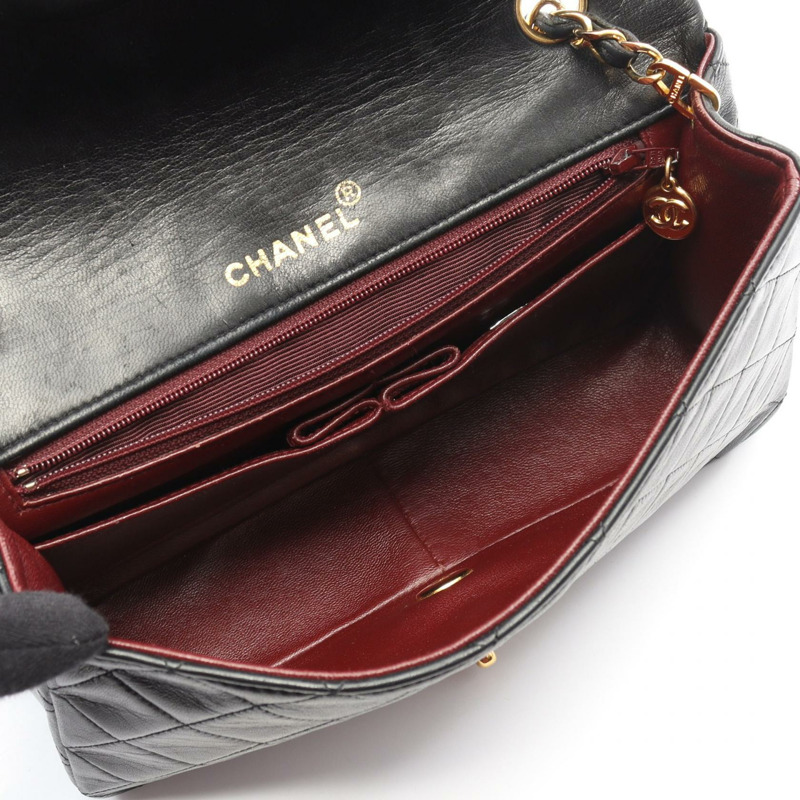 香奈兒全蓋絎縫鏈條斜背單肩包，羊皮材質，黑色，金色五金，二手-2