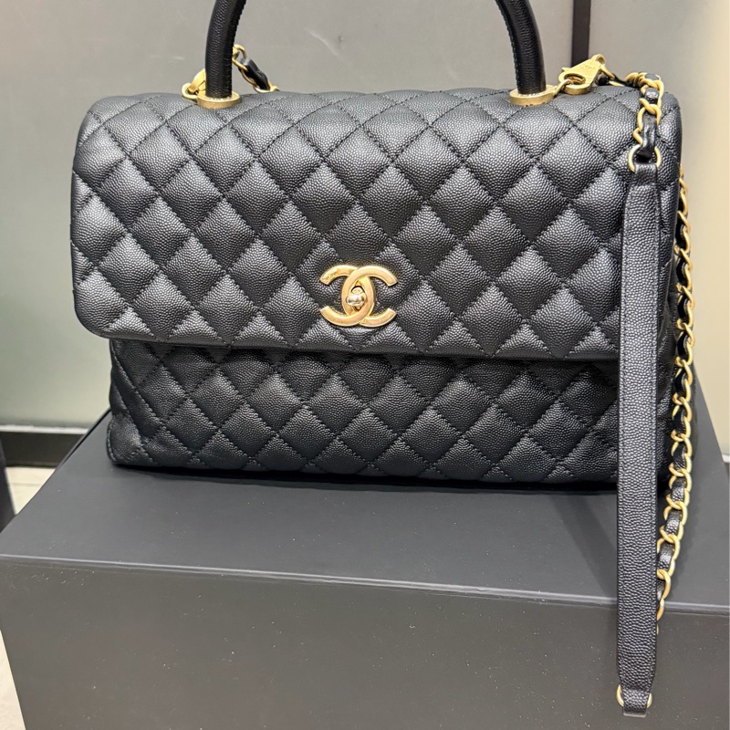 香奈兒 CHANEL COCO HANDLE 中號 黑色 做舊金鍊 荔枝紋牛皮-0