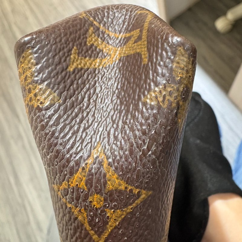 LV 手拿包-17